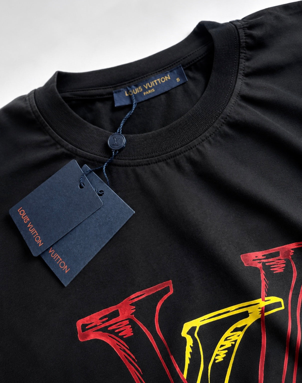 Louis Vuitton Tricou negru cu imprimeu grafic