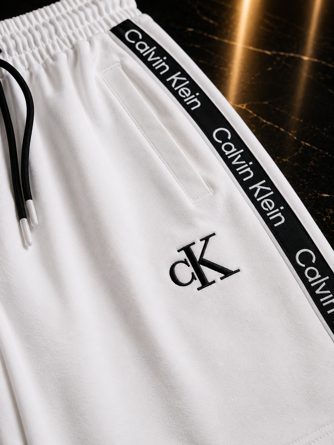 Pantaloni scurți Calvin Klein – White Edition