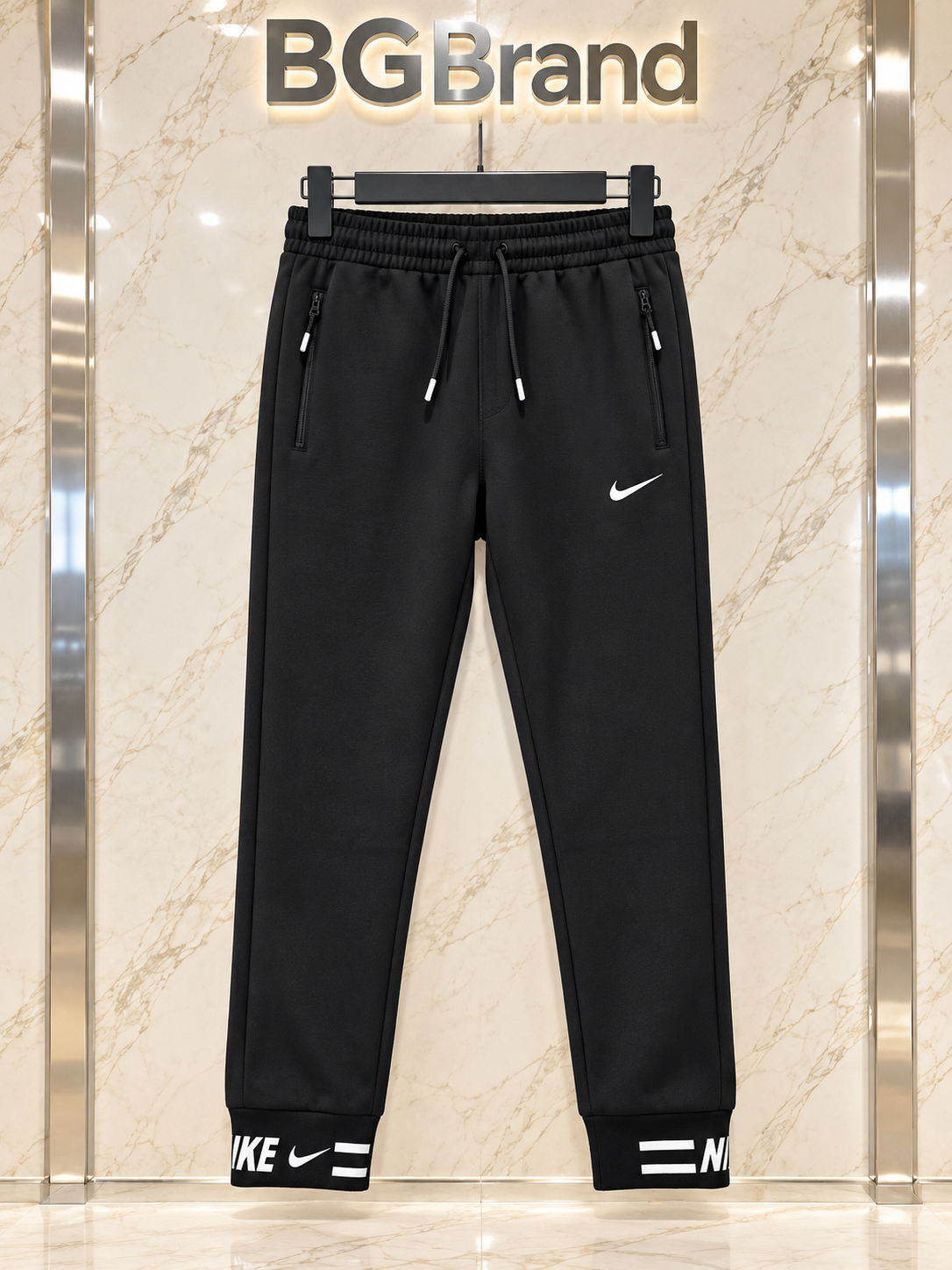 18 - Pantaloni Nike
