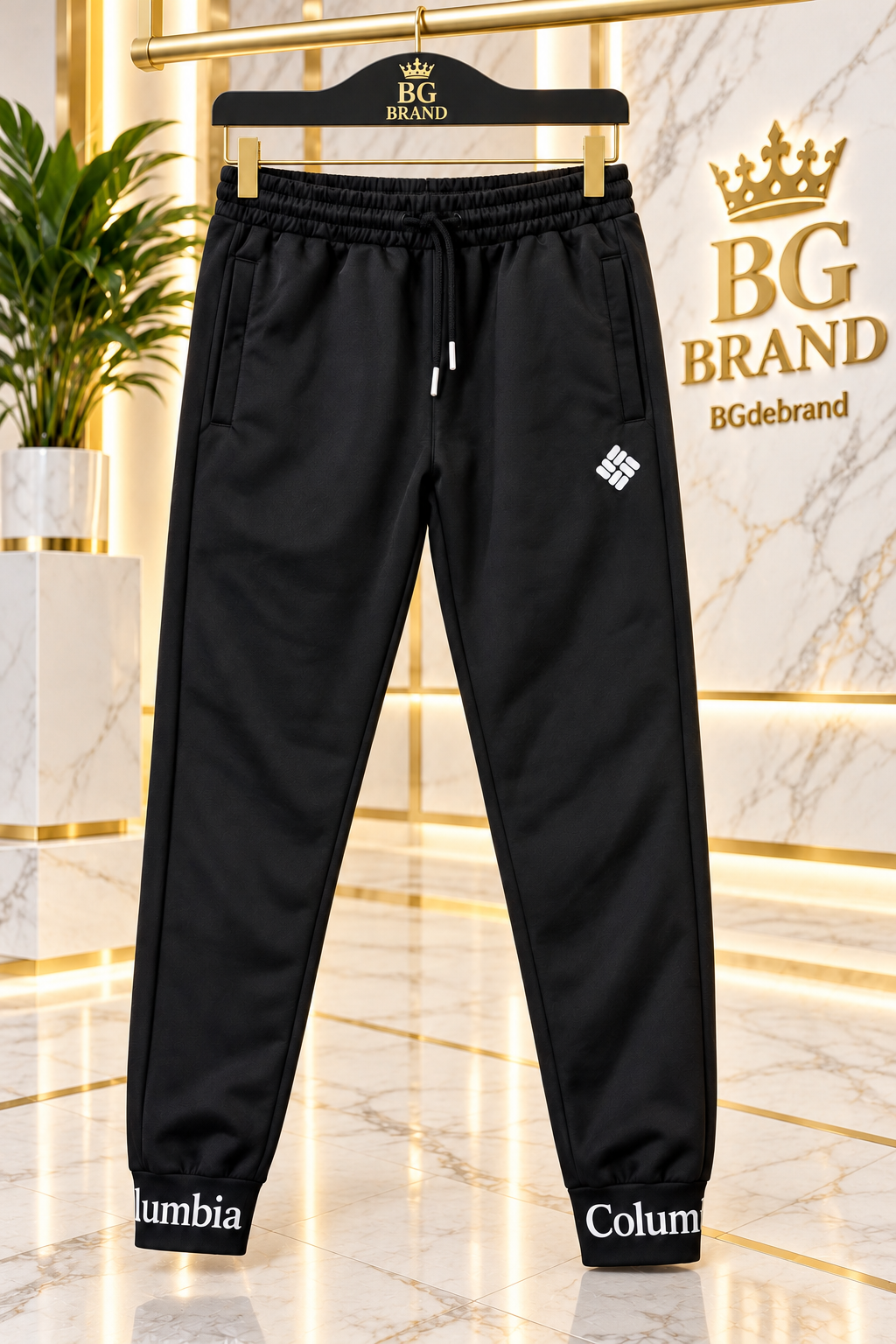 Pantaloni Columbia negri pe fundal BG BRAND luminos