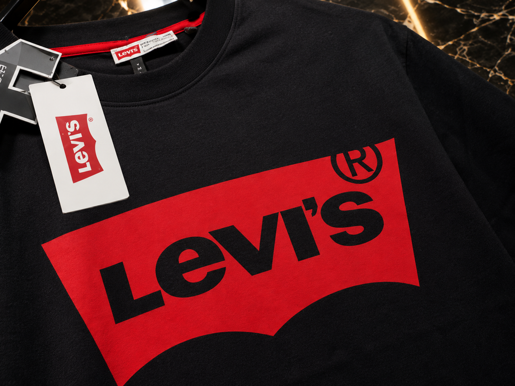 A - Levis T-shirt - black