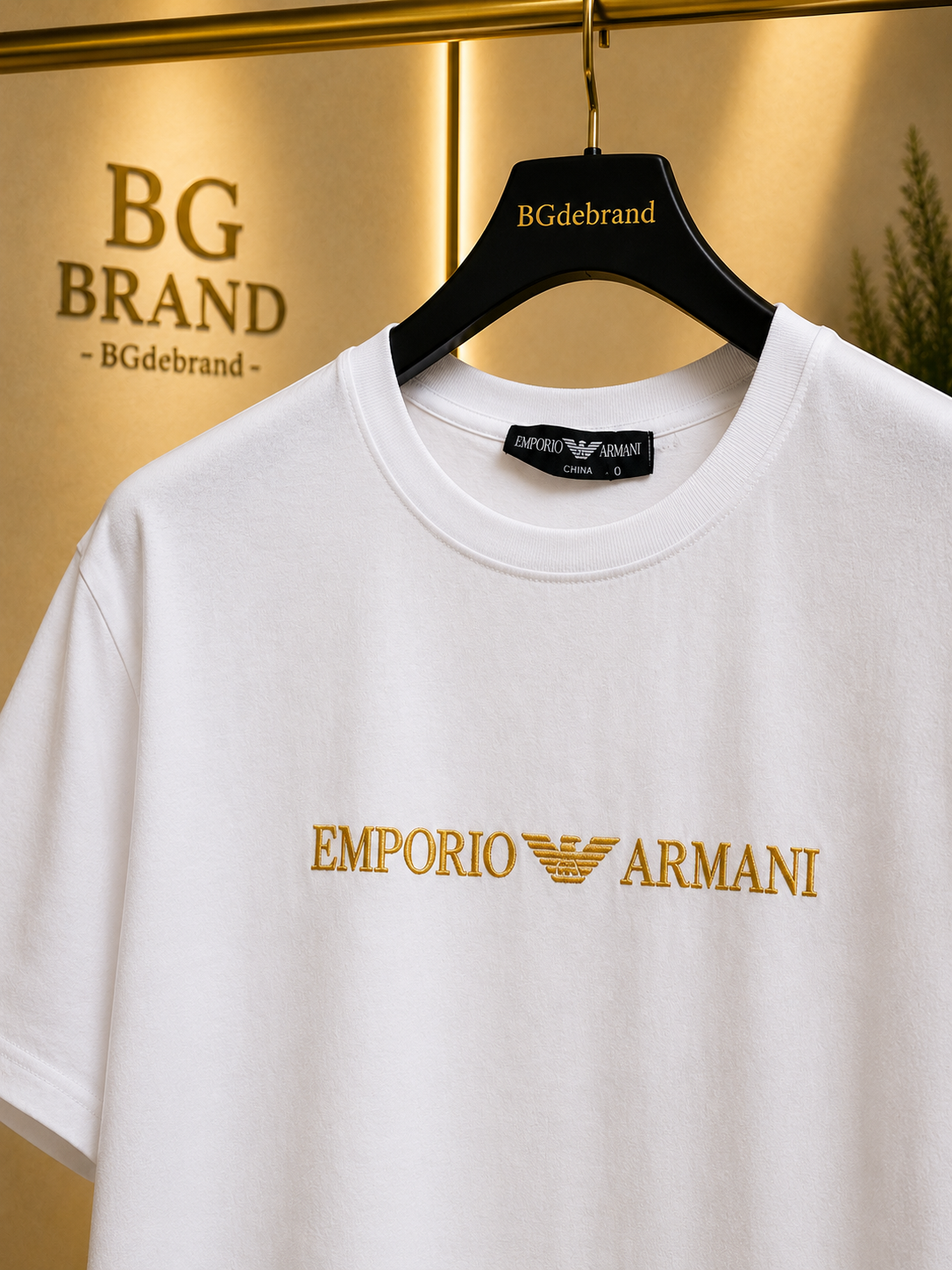 06 - Emporio Armani - White & Gold