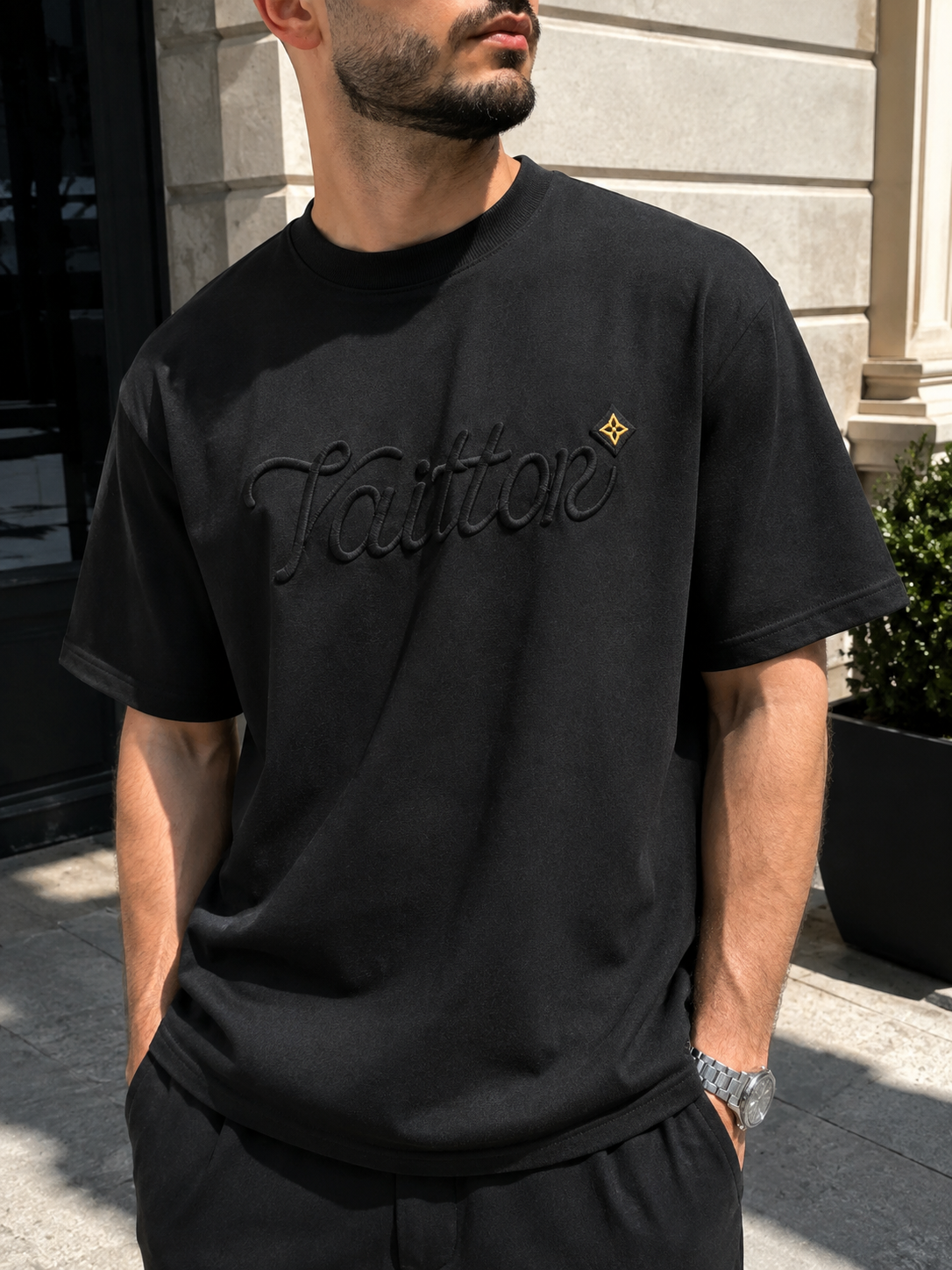 02 - Louis Vuitton - Black