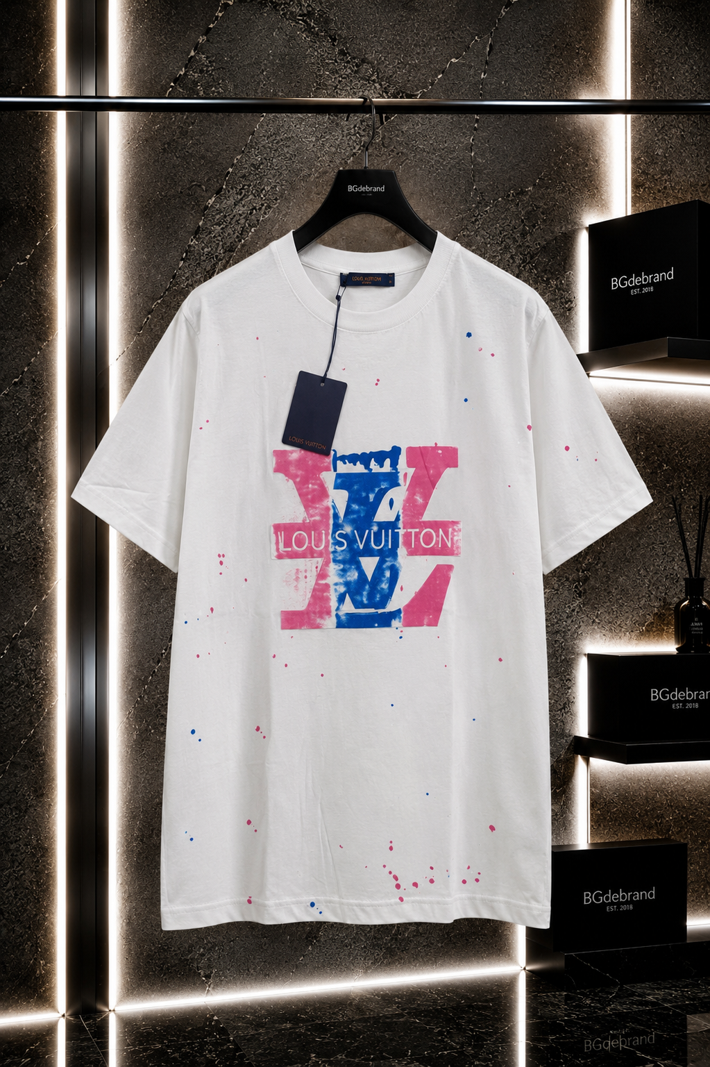 A - Louis Vuitton - White