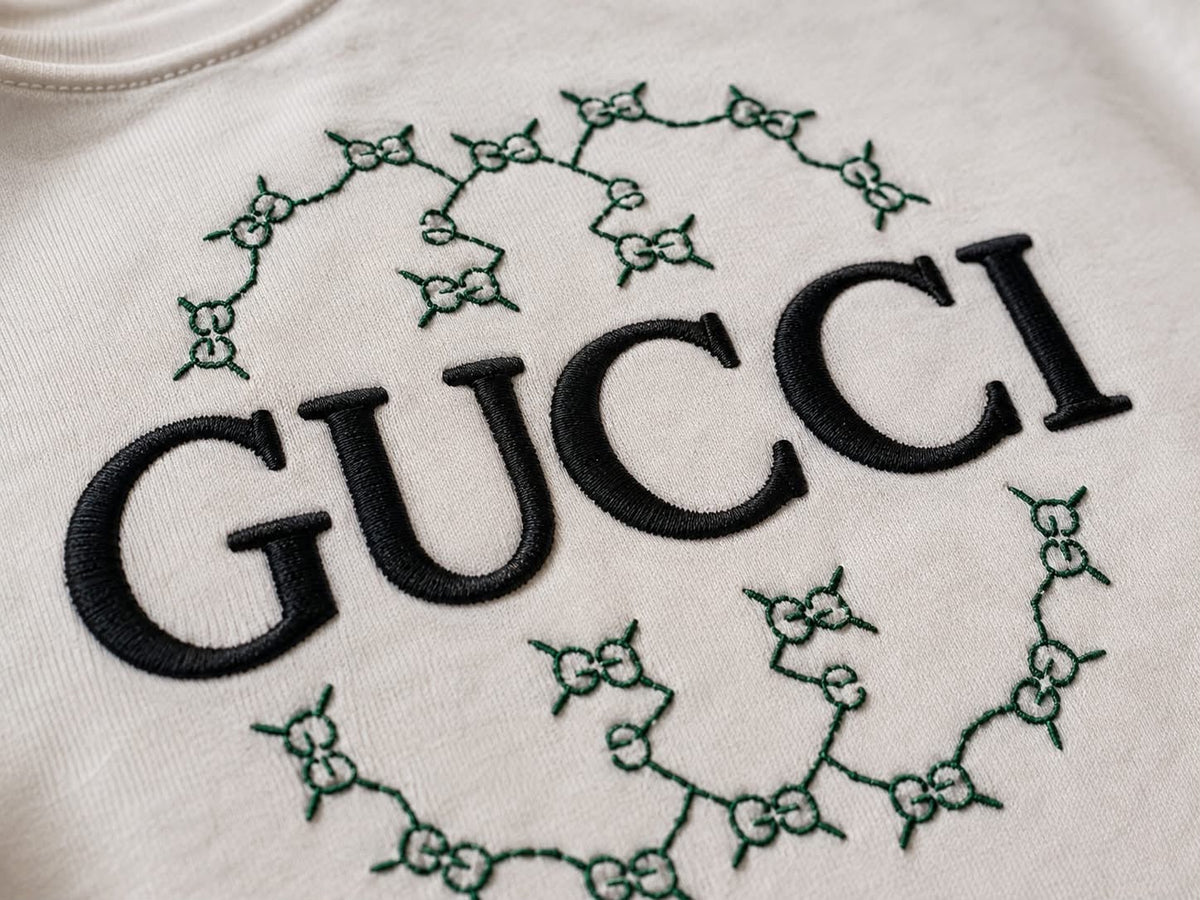 Gucci – Tricou alb cu logo brodat