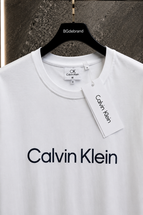 A - Calvin Klein Alb