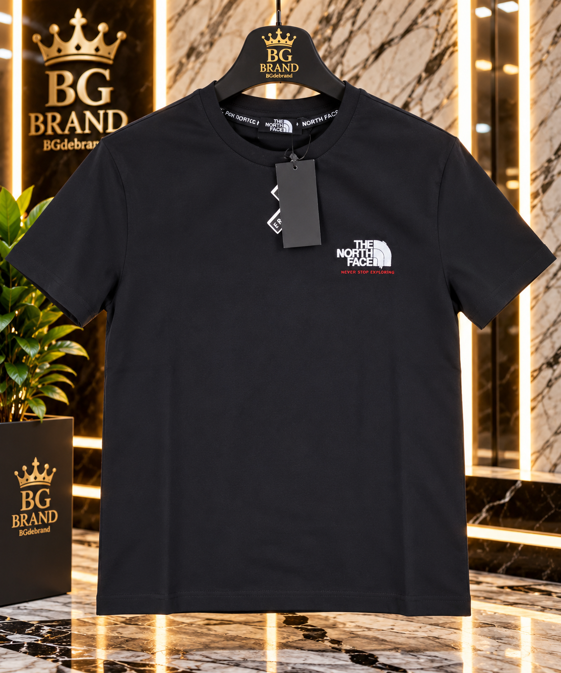 01 - The North Face - Black