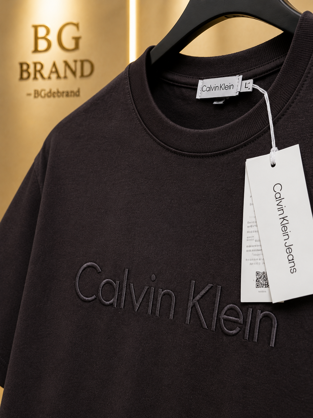02 - Calvin Klein - Black