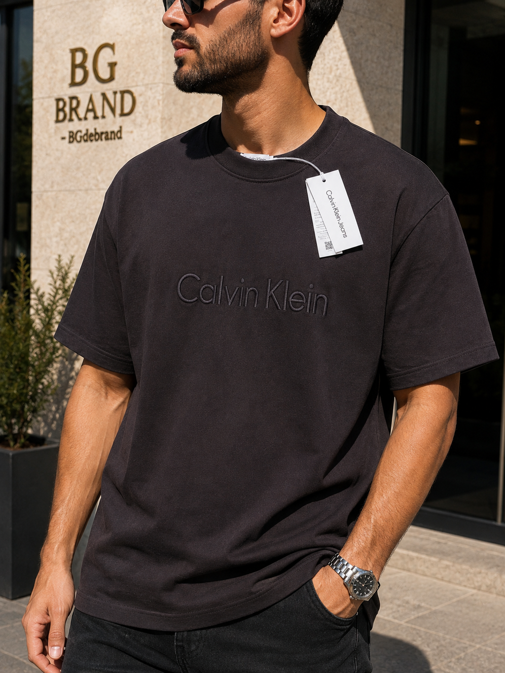 02 - Calvin Klein - Black
