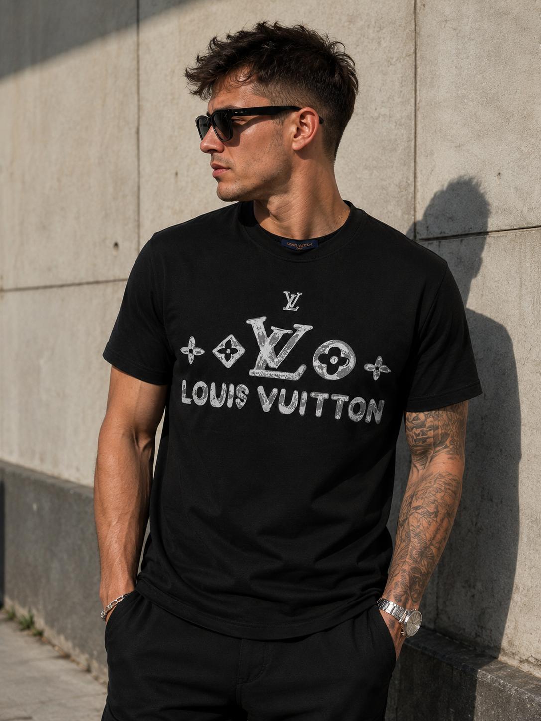 Louis Vuitton - Black