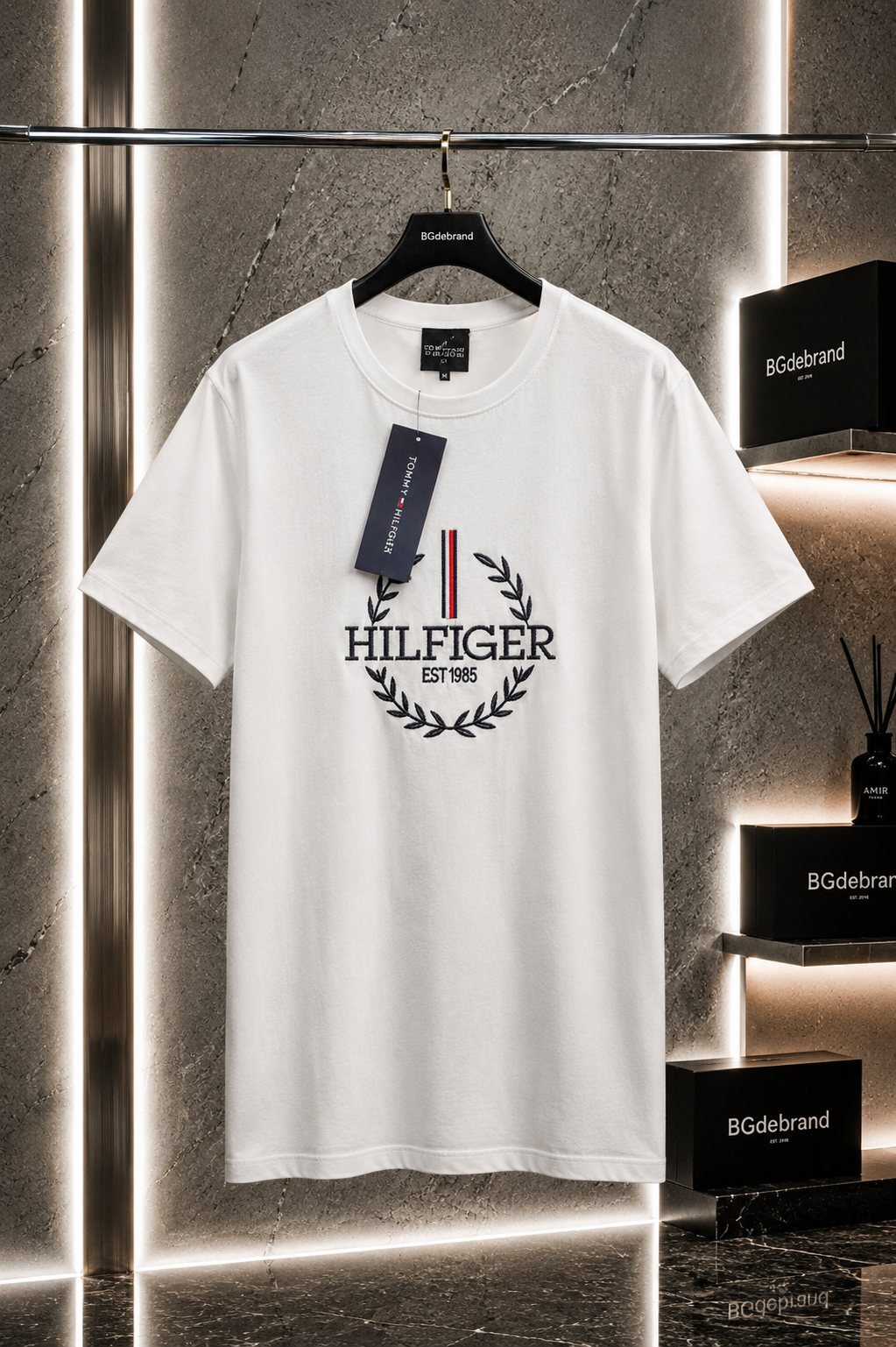 Tommy Hilfiger White – Hilfiger EST 1985