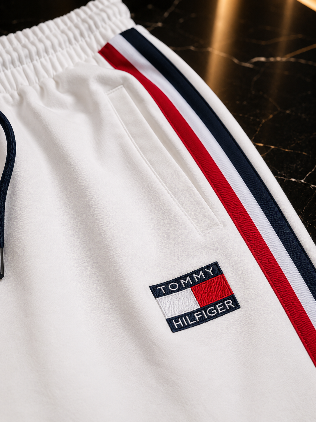 Pantaloni scurți Tommy Hilfiger – Albi