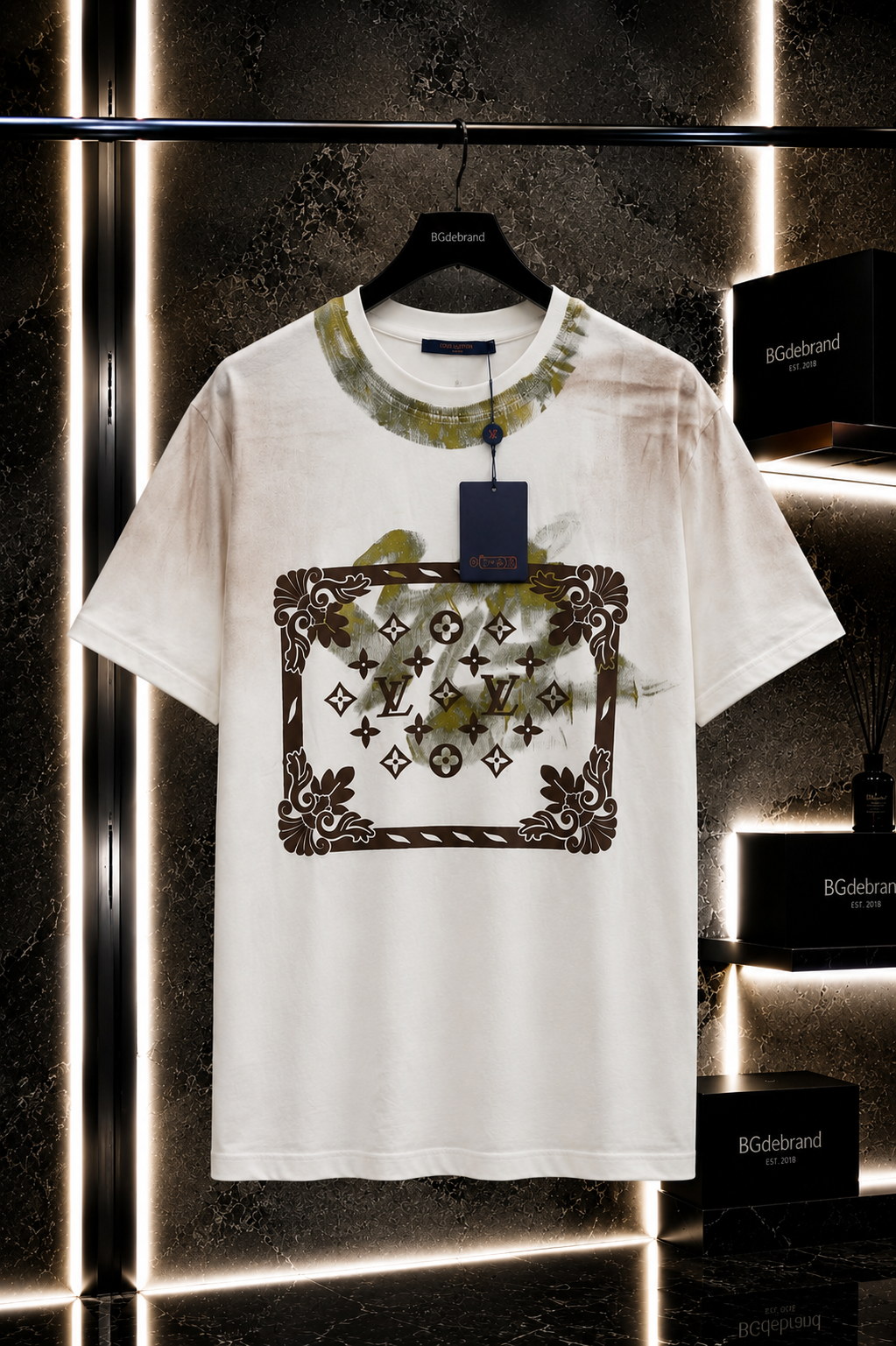 A - Louis Vuitton Oversize - White